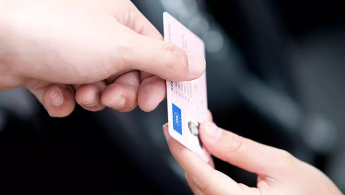 hvordan man får kørekort kategori B i Danmark