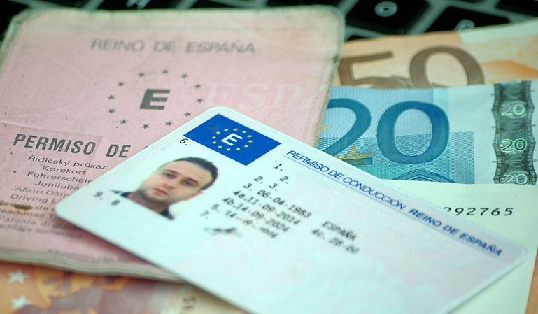 precio renovar carnet de conducir España