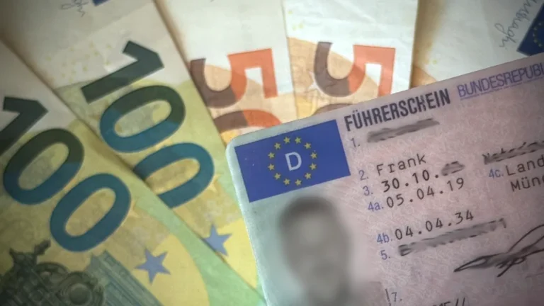 Fahrschüler spart Geld beim Führerschein