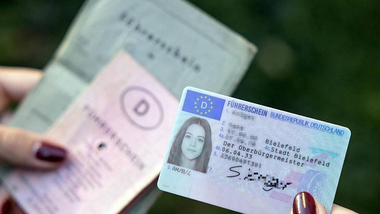 Zufriedene Kunden mit Führerschein ohne Prüfung