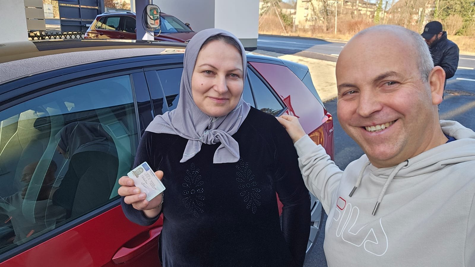 Person erhält schnell ihren Führerschein
